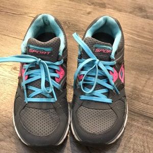 A excellent condition Skechers sneaker